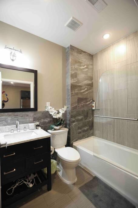 504 Luxe 1Bdr Apt In Center City フィラデルフィア エクステリア 写真